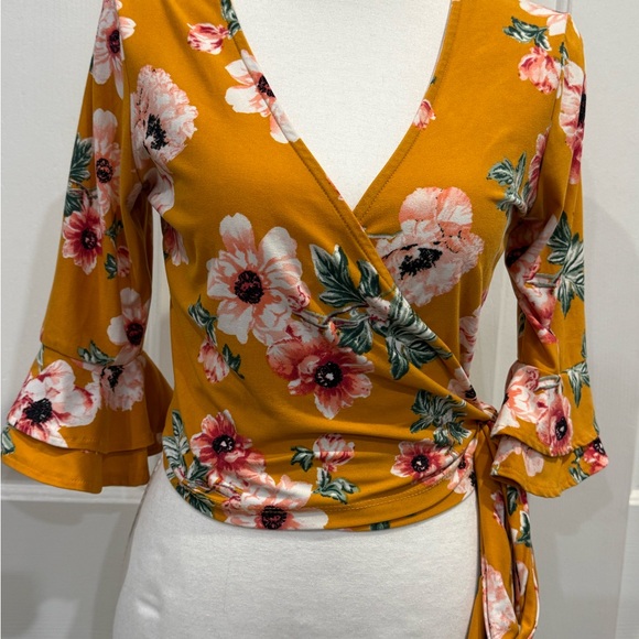 Polly & Esther Mustard Floral Wrap Top Bell Sleeve Blouse Small - Picture 6 of 6